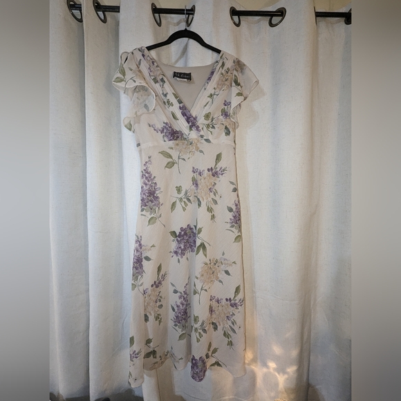 Vintage Dresses & Skirts - Vintage Floral Cream Romantic Butterfly Sleeve Dress